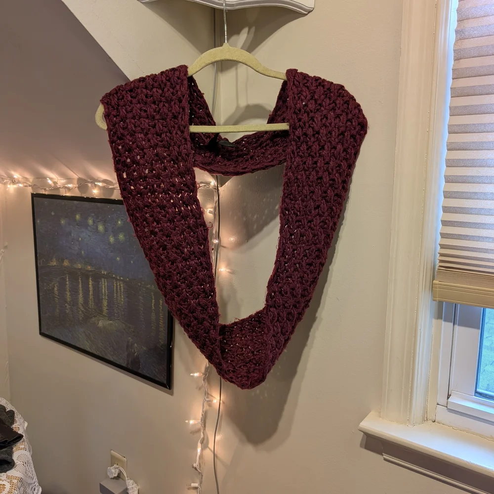 H&M Infinity Deep Purple Plum Eggplant Knit Scarf Shawl Wrap
